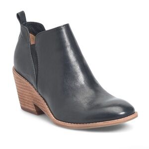 Sofft Sacora Black Leather Ankle Boots